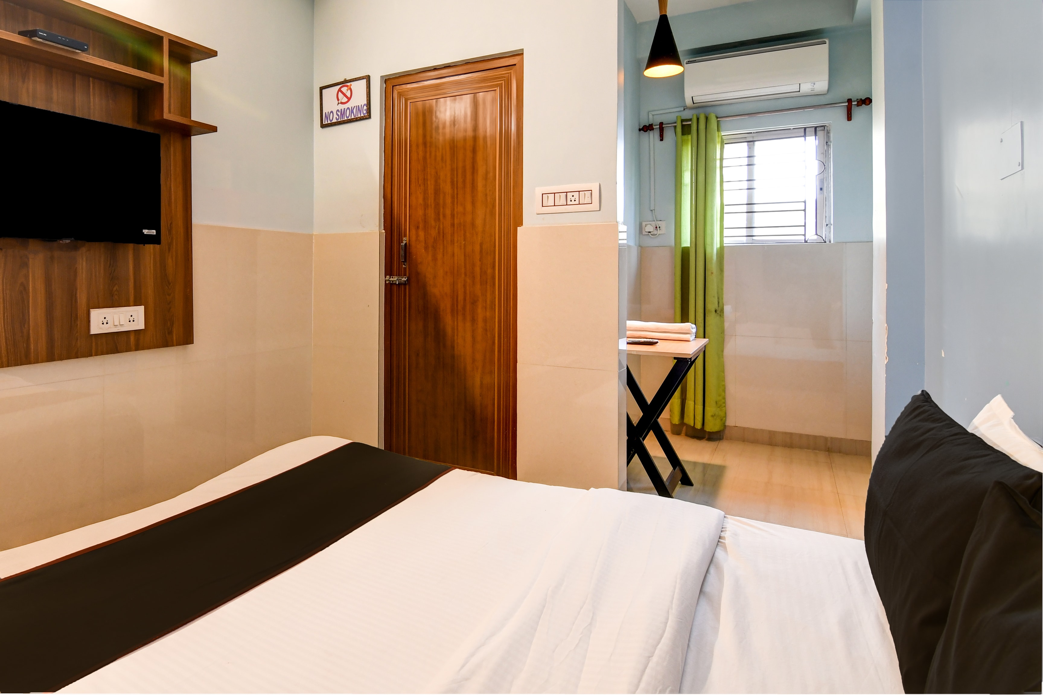 Super Hotel O New KOLKATA HOTEL - Tap to explore photos