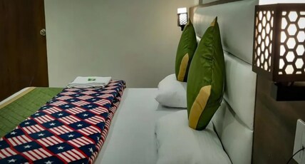 HOTEL GREEN PARK Room Type - Bedroom 12