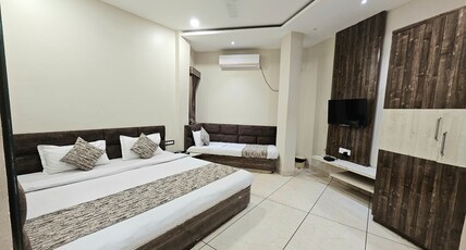 HOTEL MOTHERLAND Room Type - Triple Bed Room