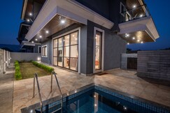 StayVista | Hillside Cove 4 BHK Villa