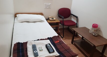 Sri Kumara Lodge Room Type - Deluxe Double Non AC