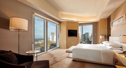 Hilton Dalian Room Type - KING HARBOR SUITE