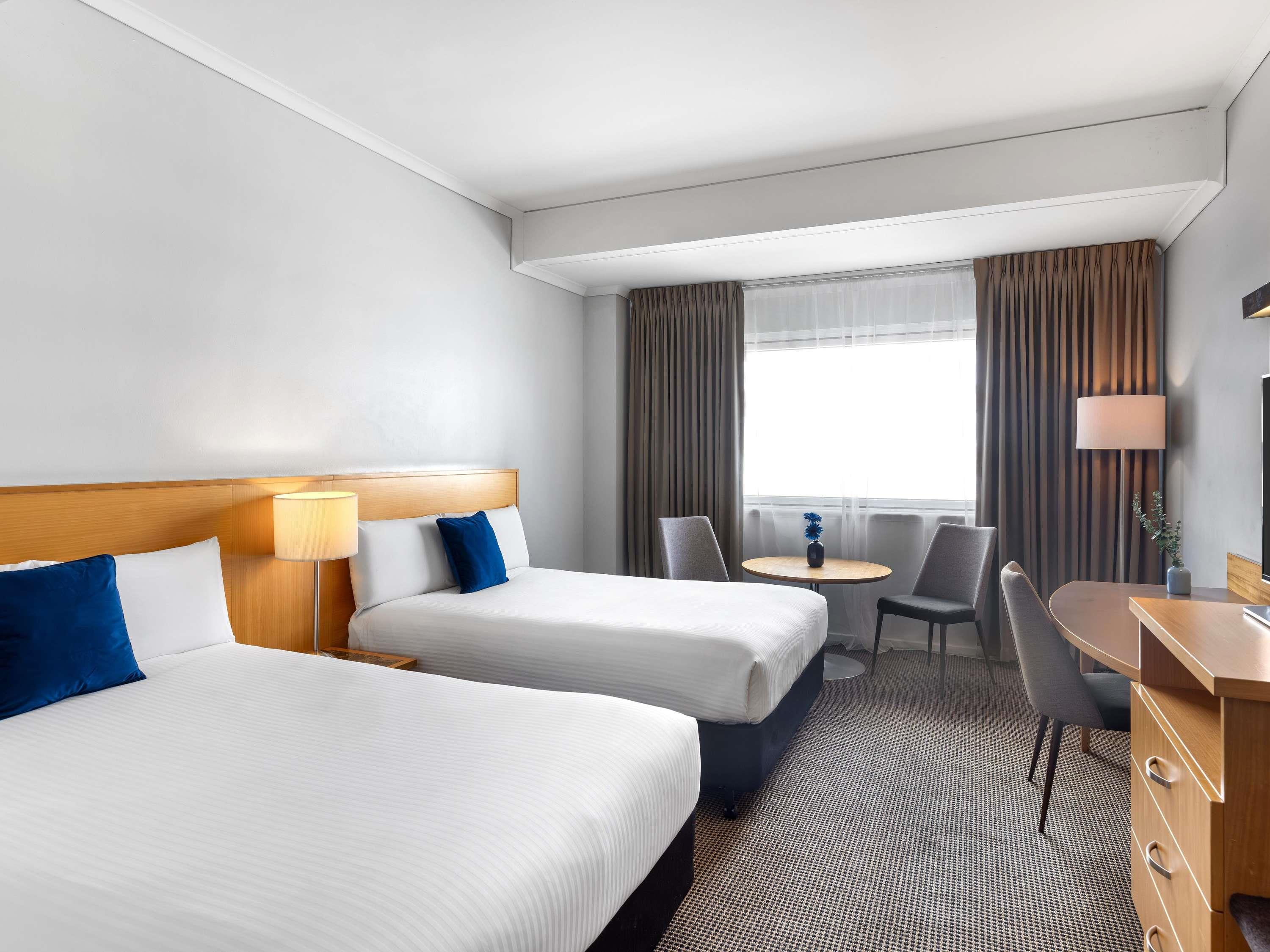 Hotel Novotel Perth Langley - Tap to explore photos