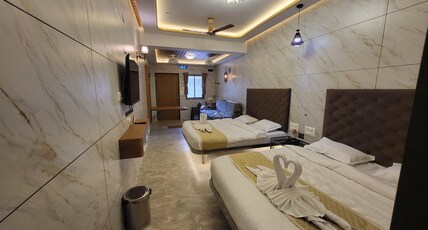 Elliott INN A.C Rooms and Dormitory Room Type - Luxury Suite Room