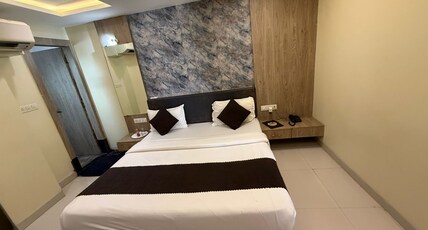 Hotel Kamad Giri Room Type - Executive Double Bed Room