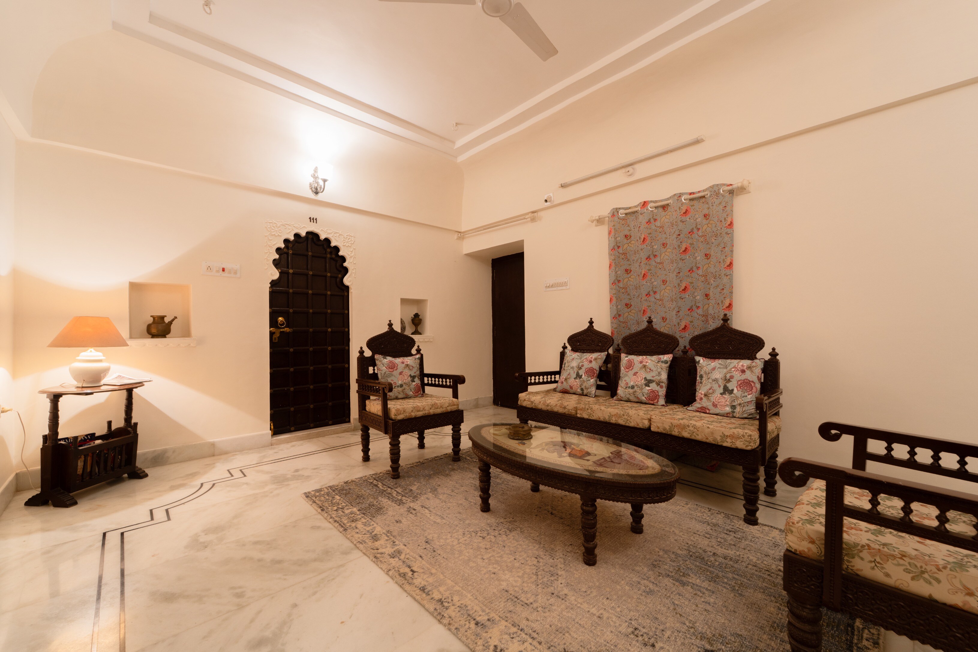 Rajmahal |2BR GF |446-Year-Old Palace by Homeyhuts - Tap to explore photos