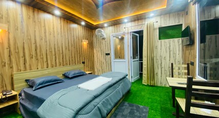 chirags  stay Room Type - Deluxe Room