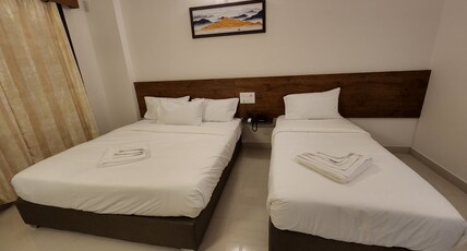 Hotel Park Raama Room Type - Deluxe 3 Bedded AC Family Room