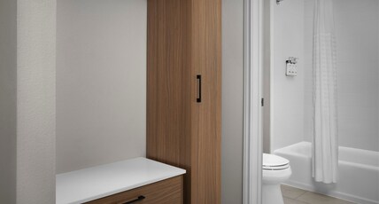 Staybridge Suites West Fort Worth Room Type - 1 Bedroom Suite Mobility Accessible Tub Sofa Bed