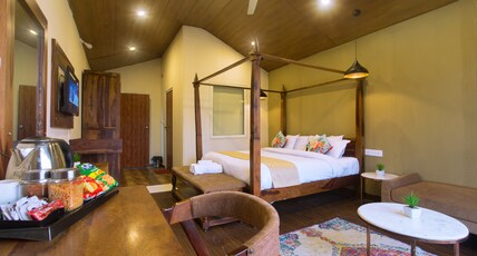Nazaara Nature Retreat Room Type - Luxurious Room (Large Balcony and Valley View)