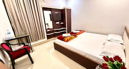 HOTELOISHEE Room Type - Deluxe Non AC Room