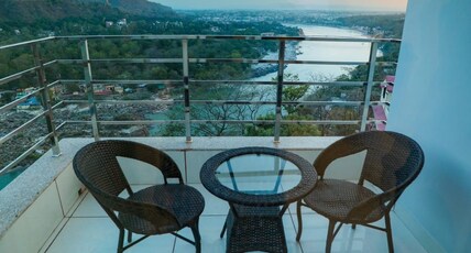 Aroma Ganga View Tapovan Room Type - Executive Room with Balcony and Ganges View Aroma Ganga View Tapovan Room Type - Executive Room with Balcony and Ganges View