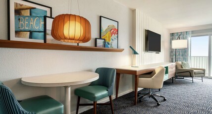 DoubleTree by Hilton Ocean City Oceanfront Room Type - 1KING OCEANFRONT W BALCONY