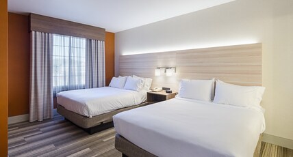 Holiday Inn Express LEXINGTON Room Type - 2 Queen Beds Suite Addl Living Area