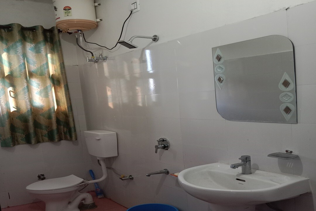 Hotel indiana and Restaurant - Tap to explore photos