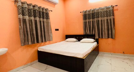 Raunak Resort Room Type - Deluxe King Bed with Air Conditioning