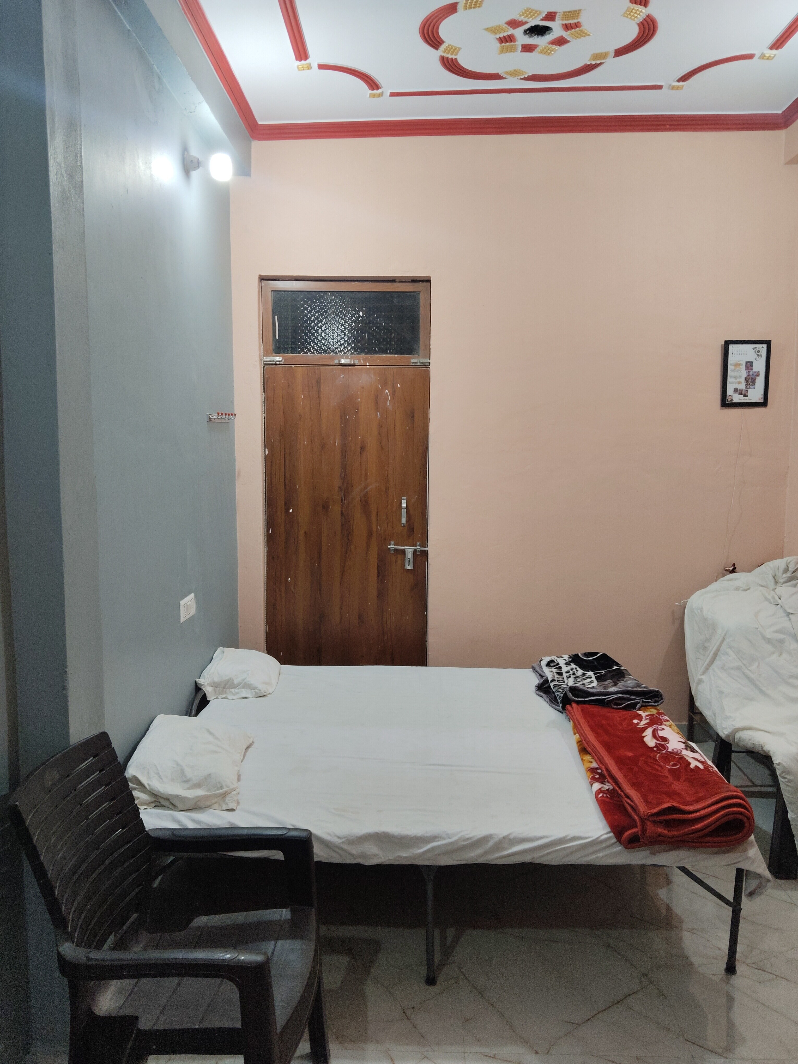 Tiwari Home Stay for Holy dip into Sangam - Tap to explore photos