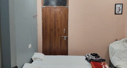 Tiwari Home Stay for Holy dip into Sangam Room Type - Bedroom 1