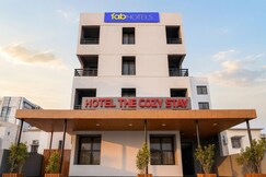 FabHotel The Cozy Stay