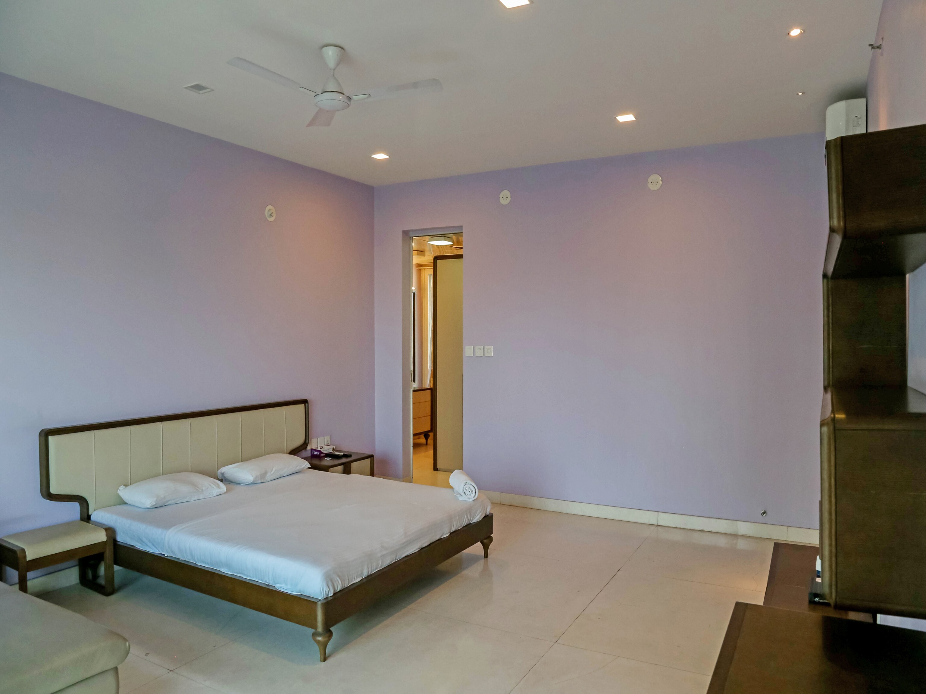 Kalpatharuvu-KNY Service apartments - Tap to explore photos