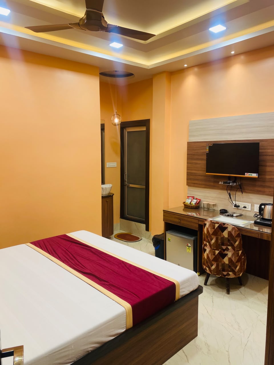 Sampriti Guest Huse - Tap to explore photos