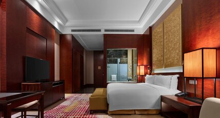 Hilton Beijing Capital Airport Room Type - King Hilton Deluxe