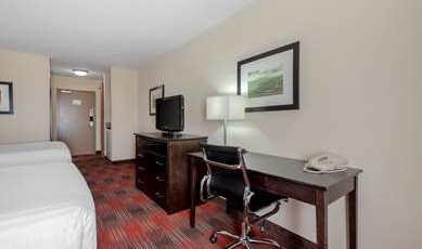 Best Western Plus Red Deer Inn and Suite Room Type - 2 Queen Beds, Non-Smoking, Microwave And Refrigerator, Wi-Fi, Full Breakfast