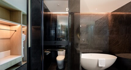 Holiday Inn CHONGQING DATA VALLEY Room Type - 1 King Bed 1 Bedroom Suite Outdoor Living Area