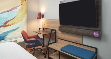 Tru By Hilton Pompano Beach Pier, FL Room Type - 1 KING BED