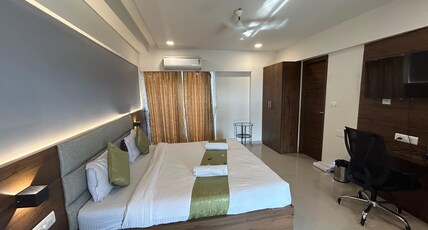 HOTEL HERAA INTERNATIONAL Room Type - Premium Room