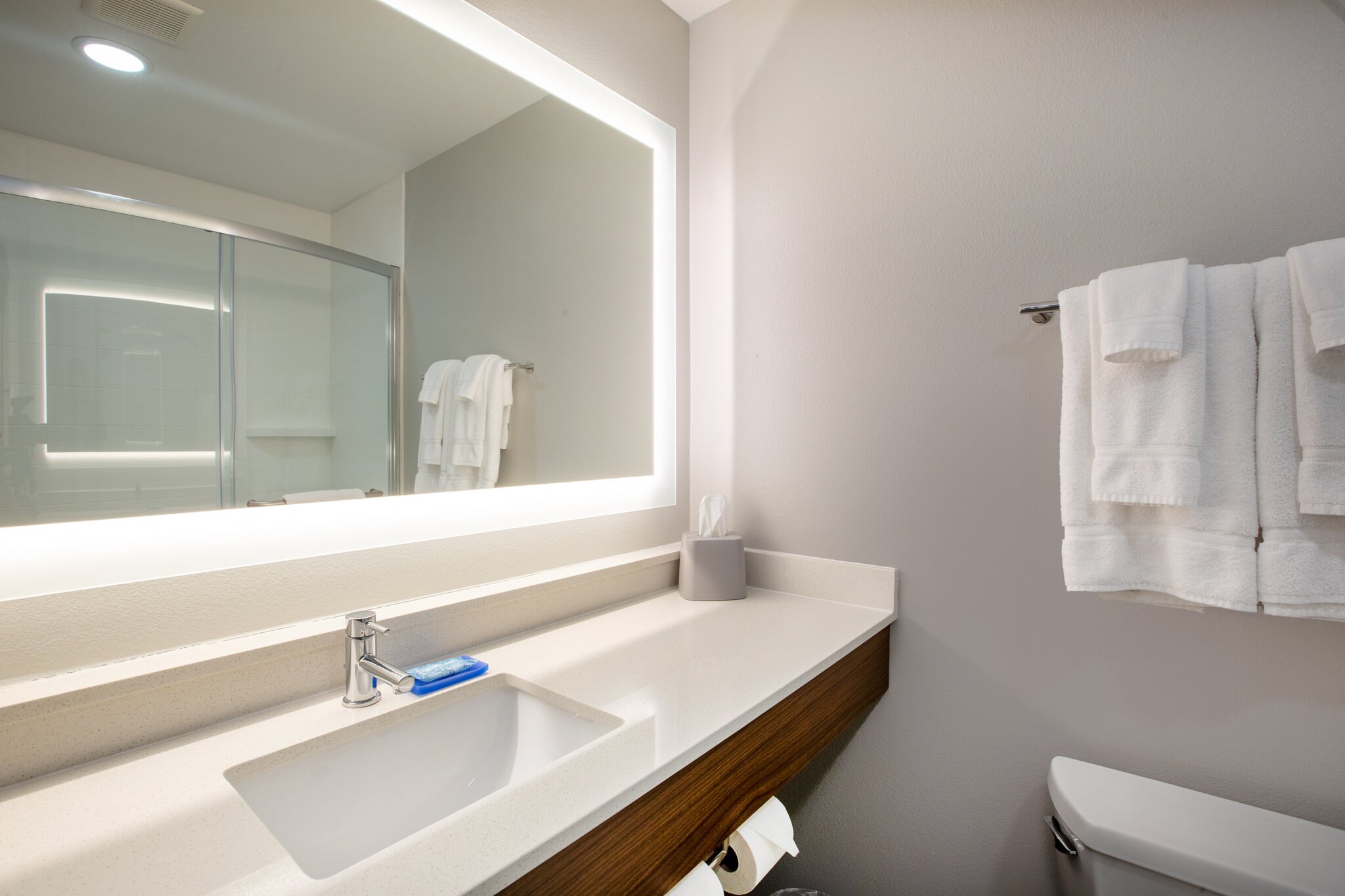 Holiday Inn Express Hotel & Suites Columbus - Tap to explore photos