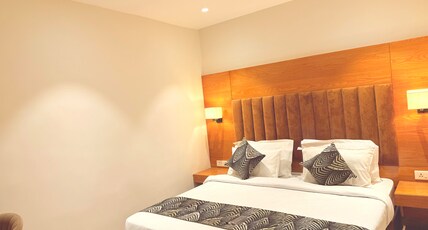 Lush Premier Hotel Room Type - Premier Deluxe Room