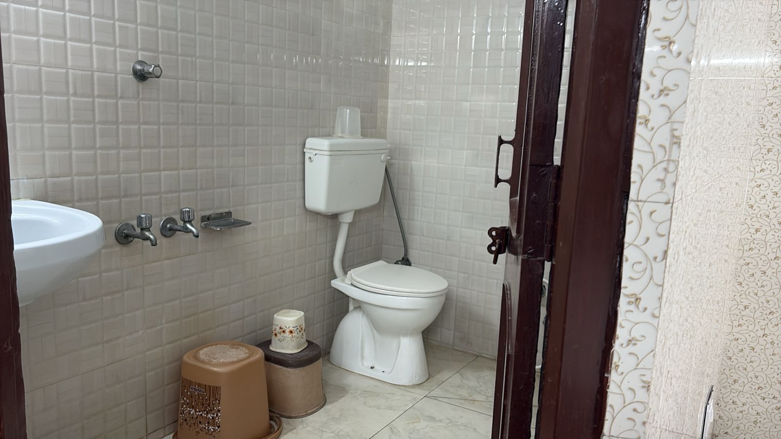 Hotel Chanakya - Tap to explore photos