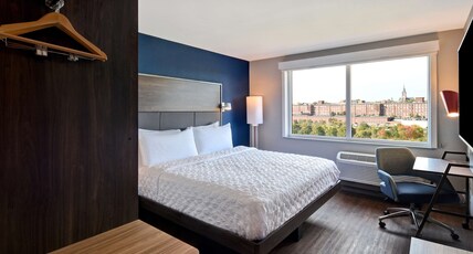 Tru by Hilton Manchester Downtown Room Type - 1 KING BED