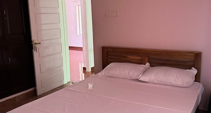 Silver Lake Homestay Room Type - AC Room 1