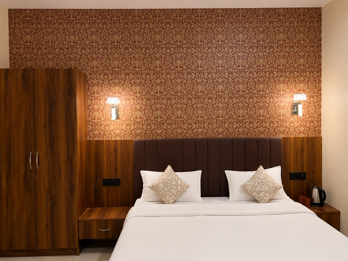 Vaas Stays | A Beautiful Stay - Tap to explore photos