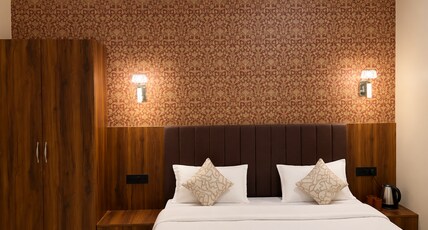 Vaas Stays | A Beautiful Stay Room Type - Deluxe Room