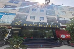 FabHotel Raghukul