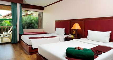Baumanburi Hotel Room Type - Premium Pool View Family Room with Balcony