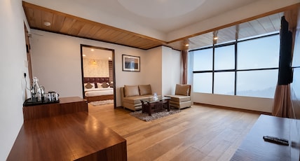 Yashshree Jai Hotel & Banquet Room Type - Suite Room With Kanchanjunga View Yashshree Jai Hotel & Banquet Room Type - Suite Room With Kanchanjunga View