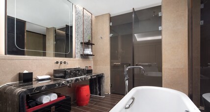 HUALUXE Hotels and Resorts WUHU, an IHG hotel Room Type - 2 Twin Standard River View