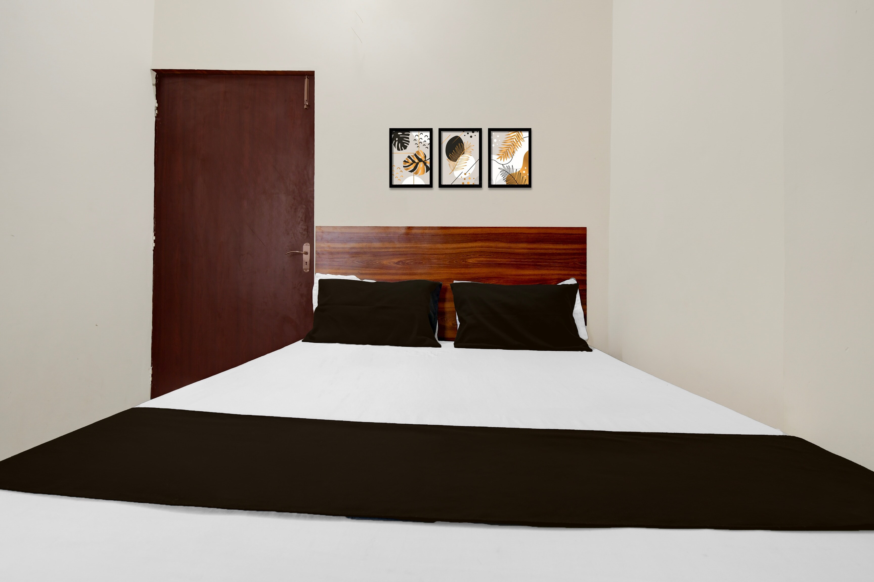 Hotel O BHU Campus - Tap to explore photos