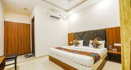 Solace inn Room Type - Luxury room with city view