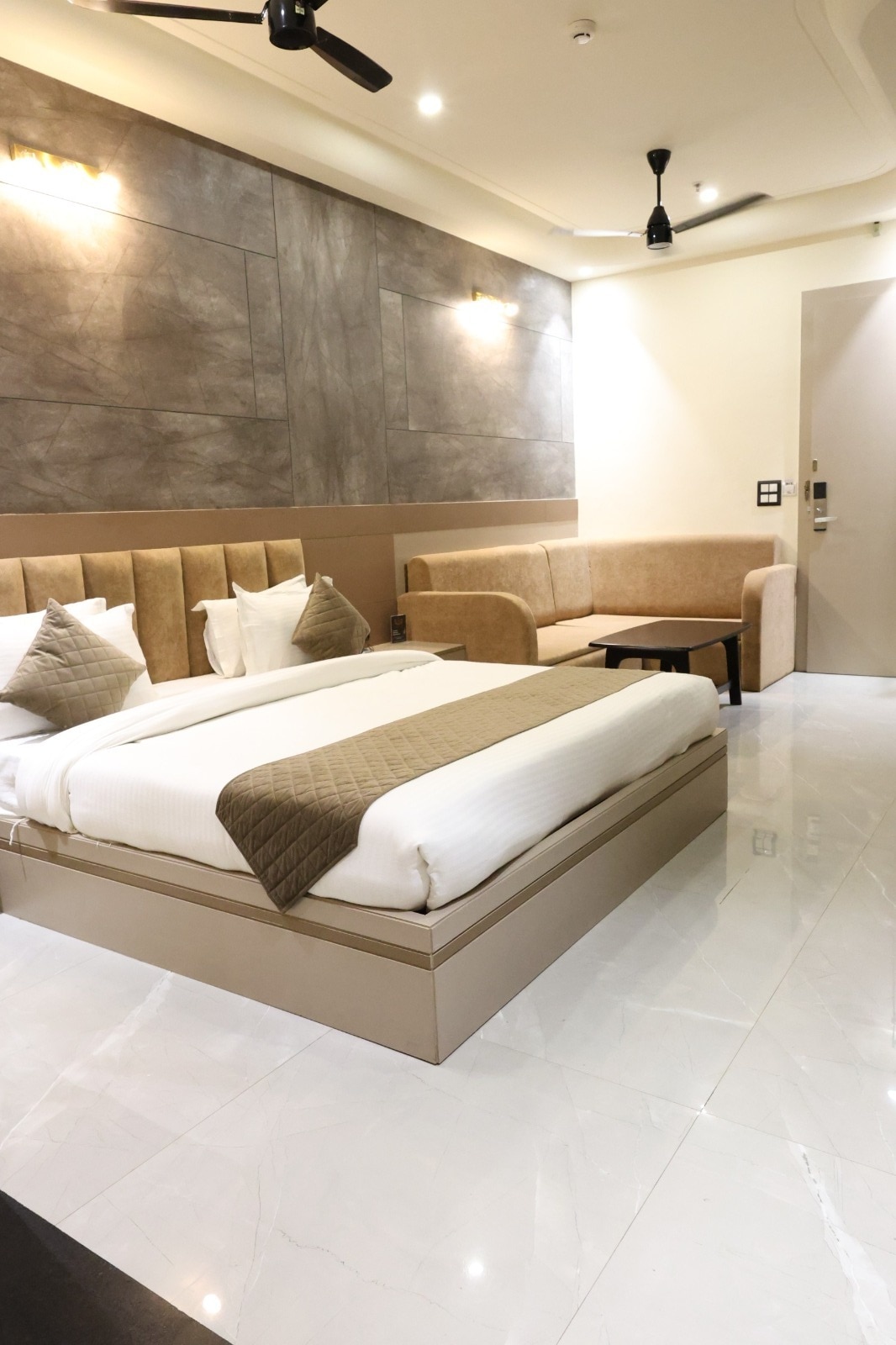 Hotel Aryavilas- A Luxury Boutique Hotel - Tap to explore photos