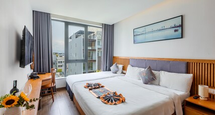 Yes Hotel Room Type - Deluxe Triple City View