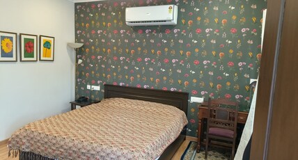 Vandana's Bed and Breakfast | Rooms & Wi-Fi Room Type - olive room