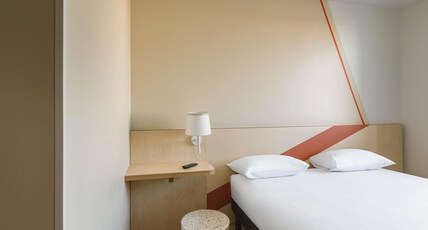 ibis budget Lyon Villeurbanne Room Type - Double Room with a large bed for 2 people