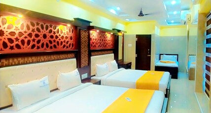 Hotel Sri Saravana Bhavan Room Type - AC Deluxe Four bed