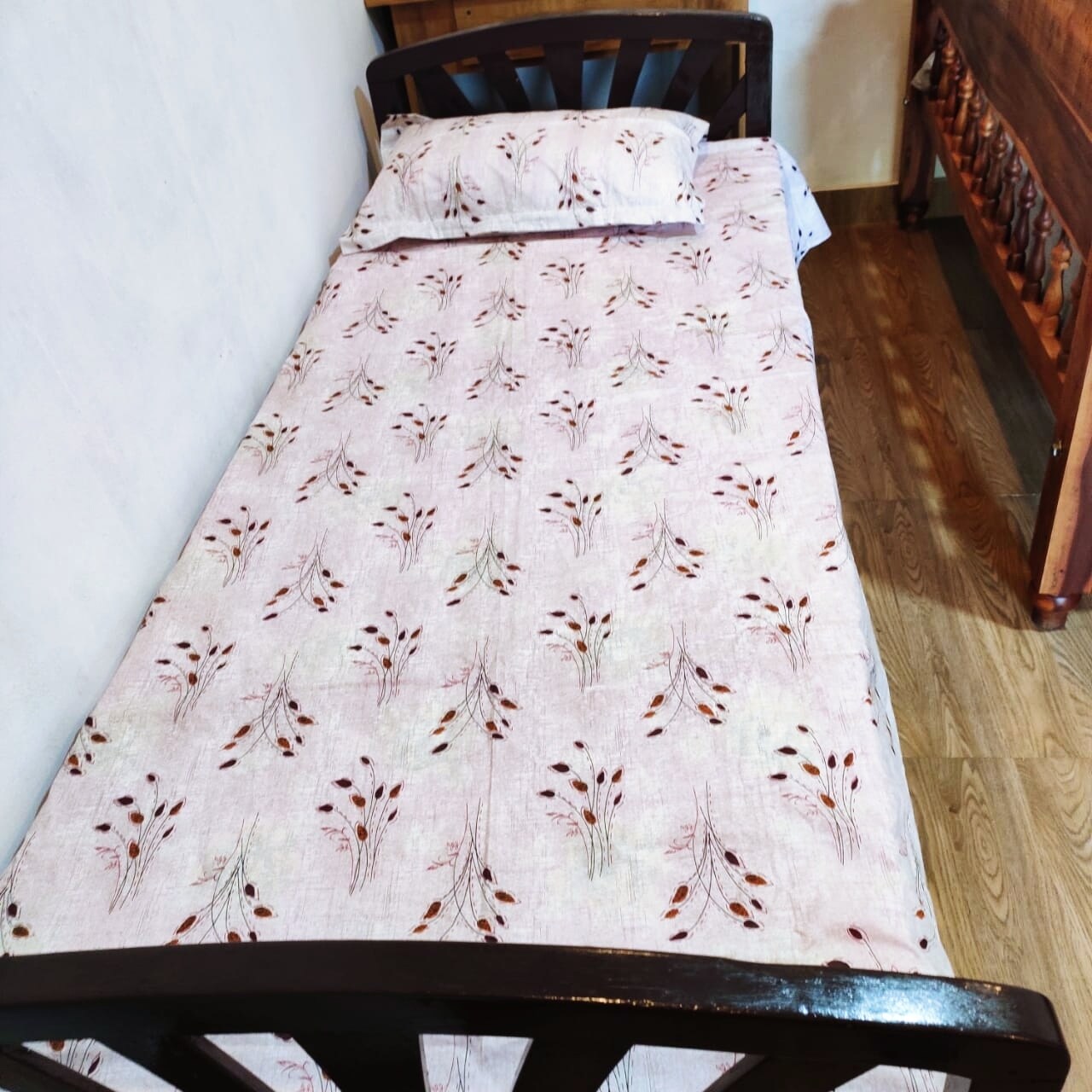 MUNROE INN HOMESTAY - Tap to explore photos