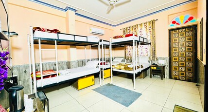 Moonlight Homestay & Hostel Room Type - 6 bed Family Room with balcony